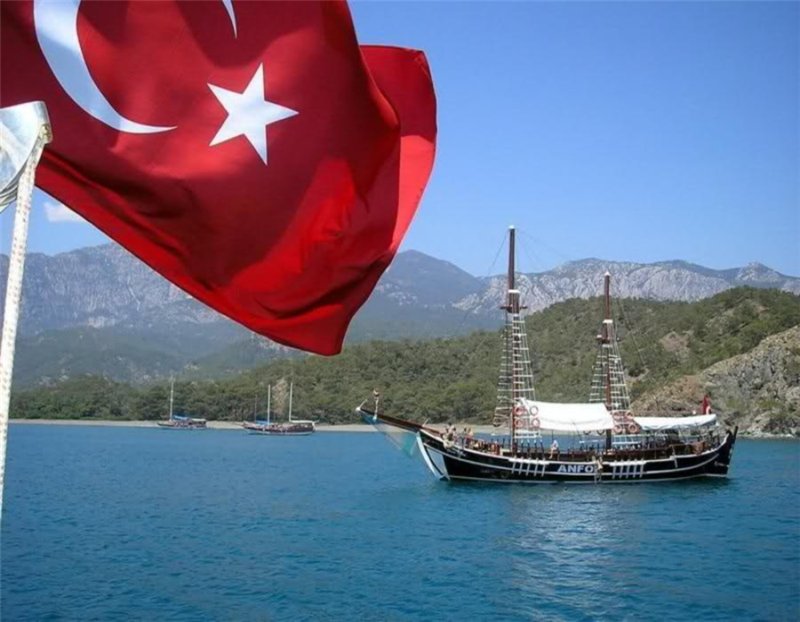 Россия снимает ограничение на туризм в Турцию, несмотря на теракт