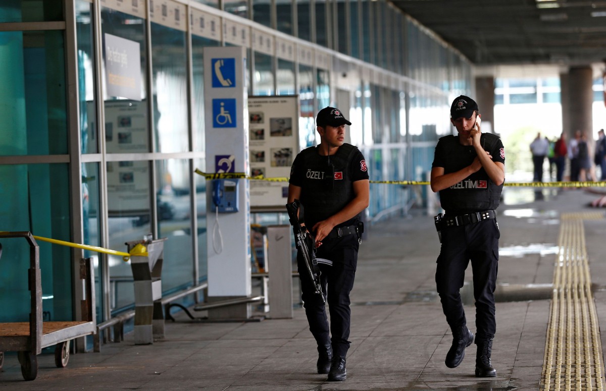 Прокуратура Турции обвиняет 11 россиян в теракте в аэропорту Стамбула