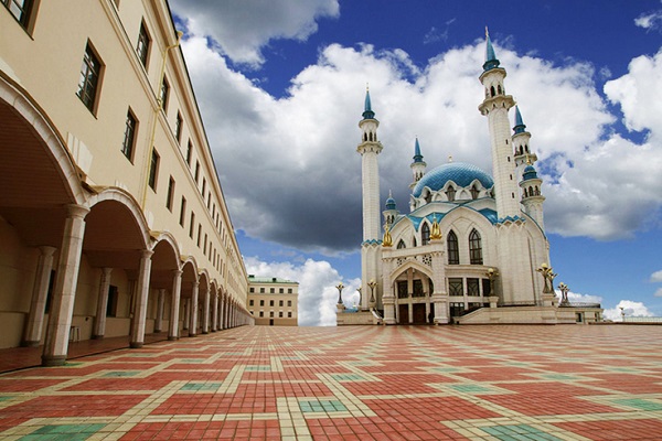 Казань стала первым городом России с тремя потенциальными символами для новых купюр