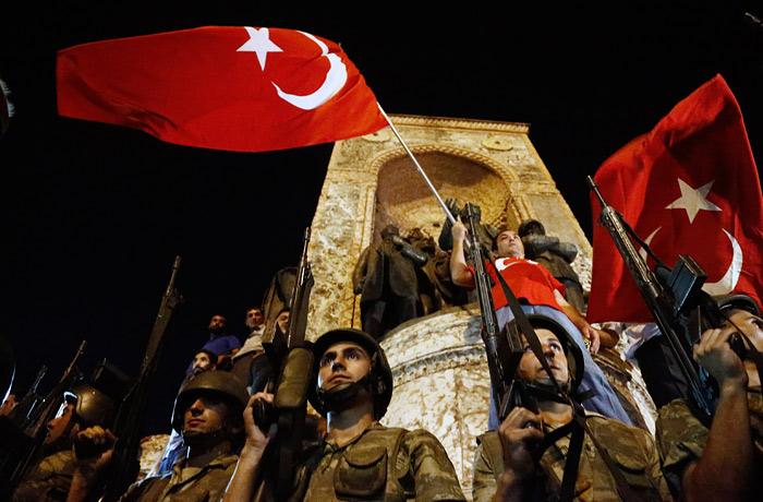 Бывший глава ВВС Турции назвал себя организатором мятежа