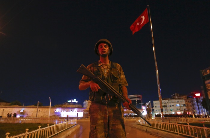 Военные открыли огонь по гражданским в здании Турецкой государственной телерадиокомпании