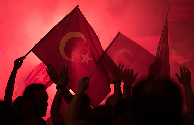 Эрдоган ввел в Турции режим чрезвычайного положения на три месяца