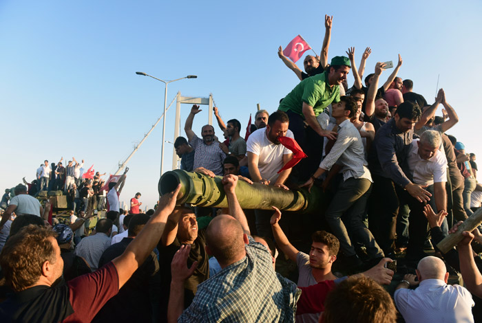Вице-премьер Турции озвучил предполагаемые цели организаторов мятежа