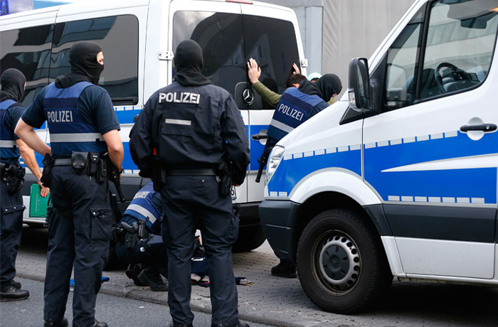 Террорист из Сирии взорвал бомбу в Германии, пострадали 12 человек