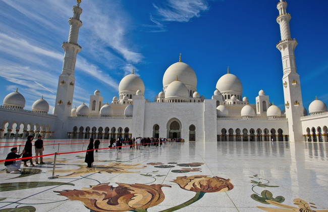 За полгода в Абу Даби 965 человек приняли ислам