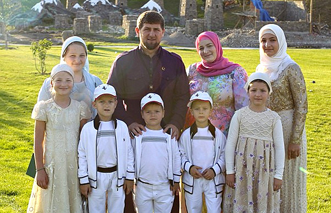 Главы республик Кавказа поздравили Кадырова с рождением сына