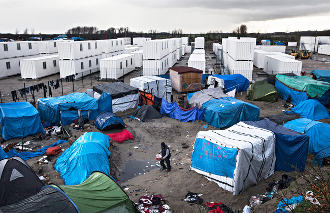 Во Франции началась принудительная эвакуация лагеря с тысячами беженцев