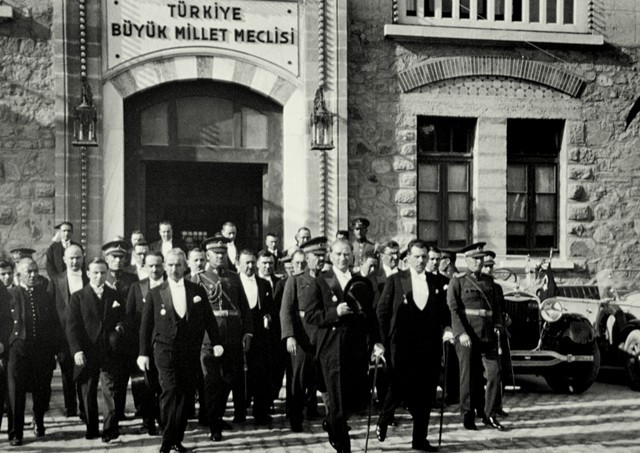 Закат Ататюрка: Турция готовится изменить свою конституцию