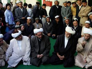 Мусульманам в Китае запретили носить паранджу и отращивать бороду