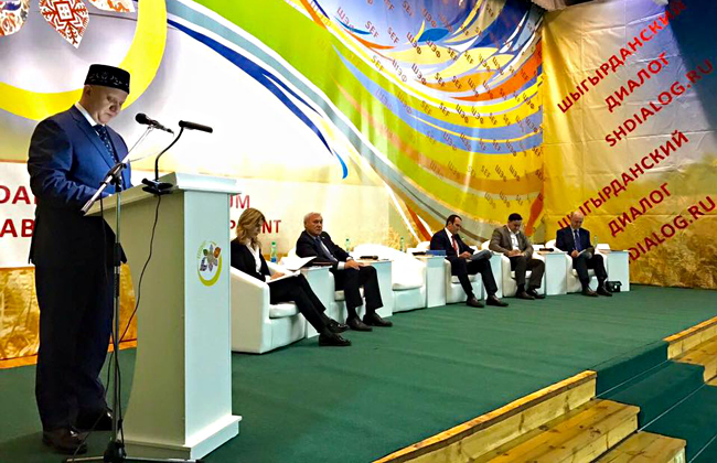 Муфтий Альбир Крганов посетил экономический форум в Чувашии