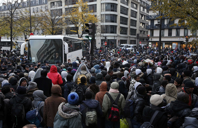 4 000 мигрантов жили рядом с метро в Париже