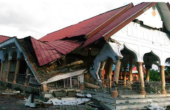 В Индонезии разрушены 14 мечетей