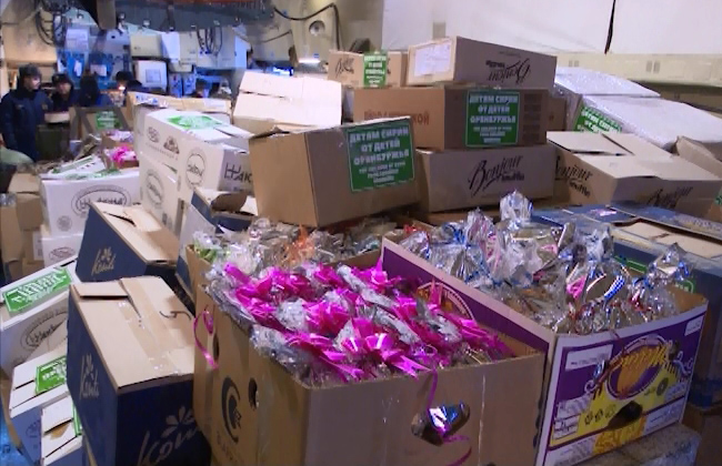 Для сирийских детей доставили 40 тонн подарков из России