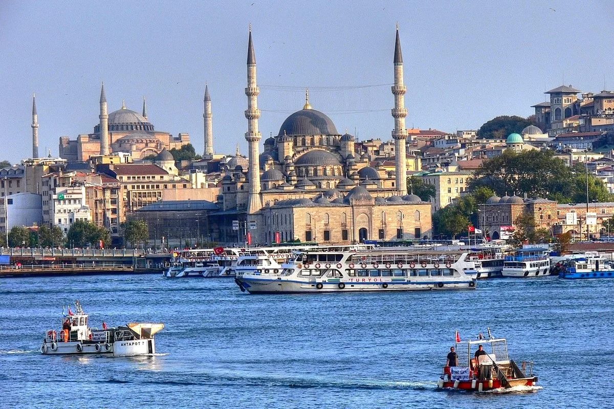 Стамбул стал гуманитарной столицей мира
