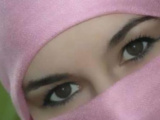 Студентки в Тунисе протестуют против запрета на ношение никаба