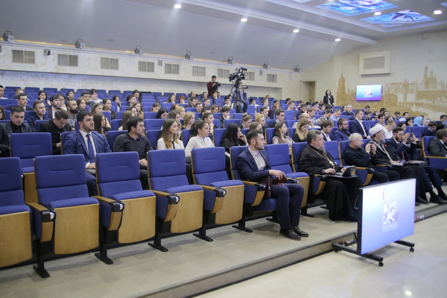 В Общественной палате РФ прошёл молодёжный форум «Религиозное многообразие и национальное единство»