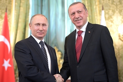 Путин поздравил Эрдогана с победой в референдуме