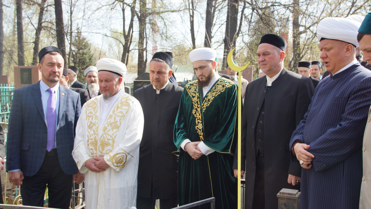 В Казани почтили память татарских религиозных деятелей, просветителей и ученых