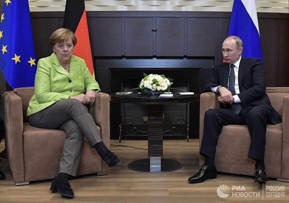 Путин и Меркель подвели итоги переговоров в Сочи