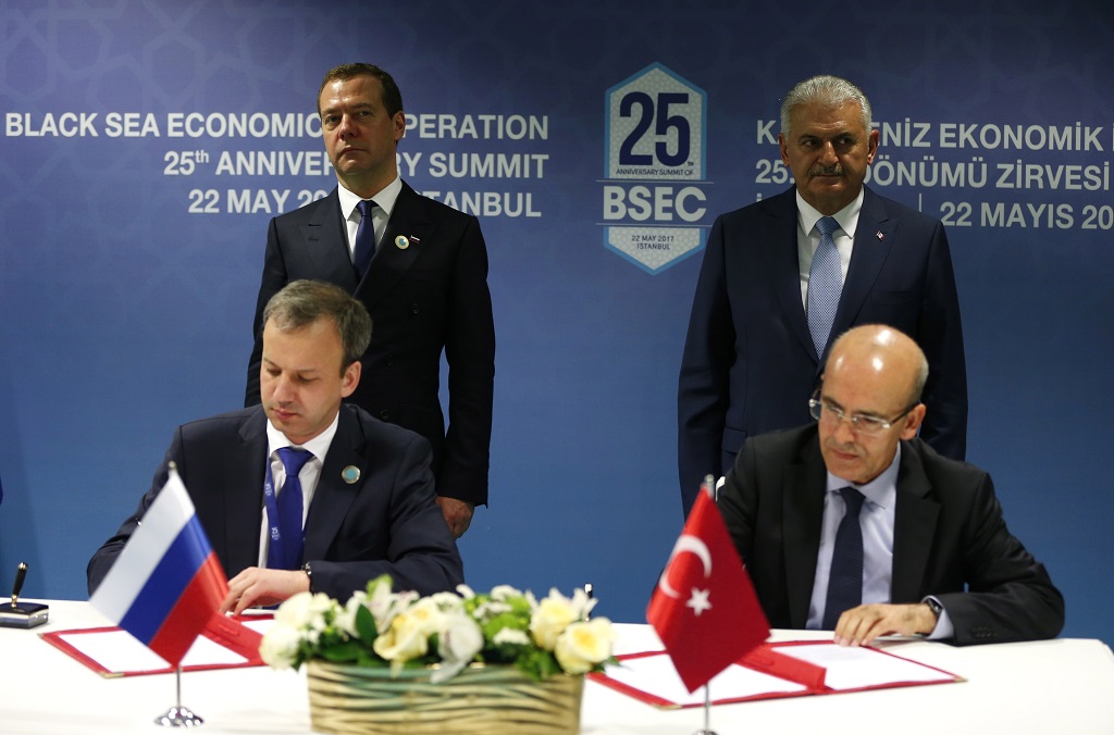 Россия и Турция подписали заявление о снятии торговых ограничений