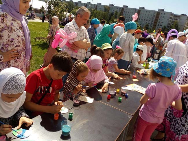 Праздник при казанской мечети «Ярдэм» собрал более 500 детишек