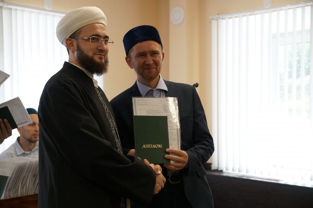 77 выпускников медресе «Мухаммадия» получили квалификацию «имам-хатыйб»