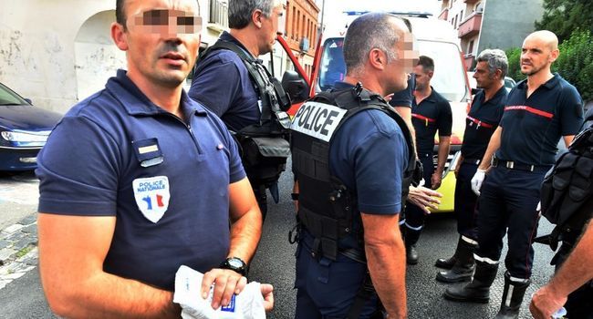 Во Франции мужчина набросился на прохожих, выкрикивая такбир