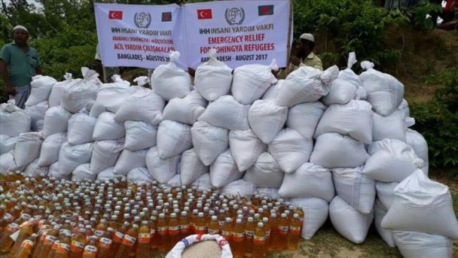 Мусульманам Мьянмы оказали гуманитарную помощь из Турции