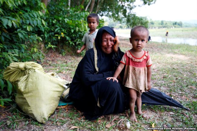 Беженка из Мьянмы на границе с Бангладеш