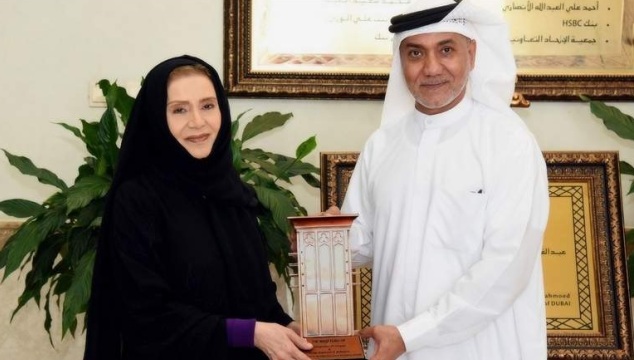 В ОАЭ мусульманка пожертвовала 20 млн дирхамов на образование малоимущих и сирот