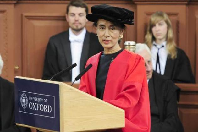Оксфорд лишил лидера Мьянмы своей премии в области прав человека