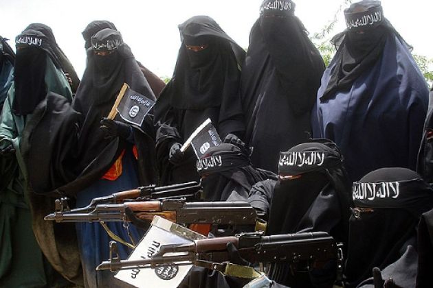 ИГ впервые призвал своих женщин взяться за оружие
