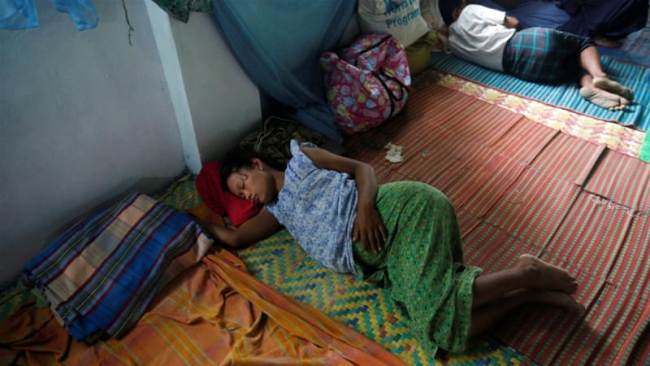 Бангладеш предлагает стерилизовать беженцев из числа мусульман-рохинья