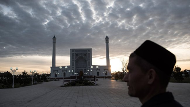 Мечети Узбекистана вновь используют громкоговорители во время азана
