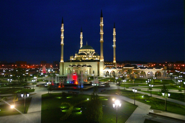 Санкт-Петербург поможет Чечне развивать туризм в регионе