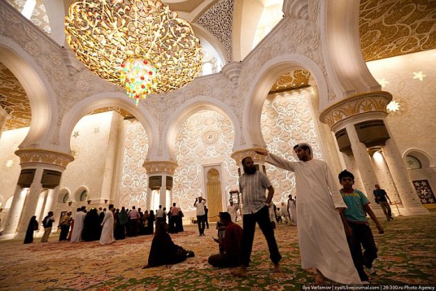 За мечетями ОАЭ будут вести жесткий контроль