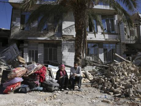 От землетрясения в Иране пострадали 15 тысяч жителей