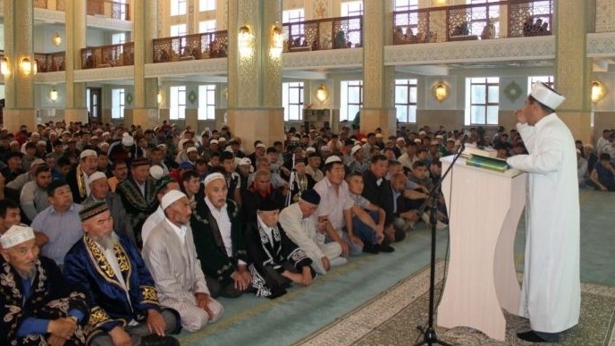 Госслужащим Казахстана запретят  участие в религиозных организациях
