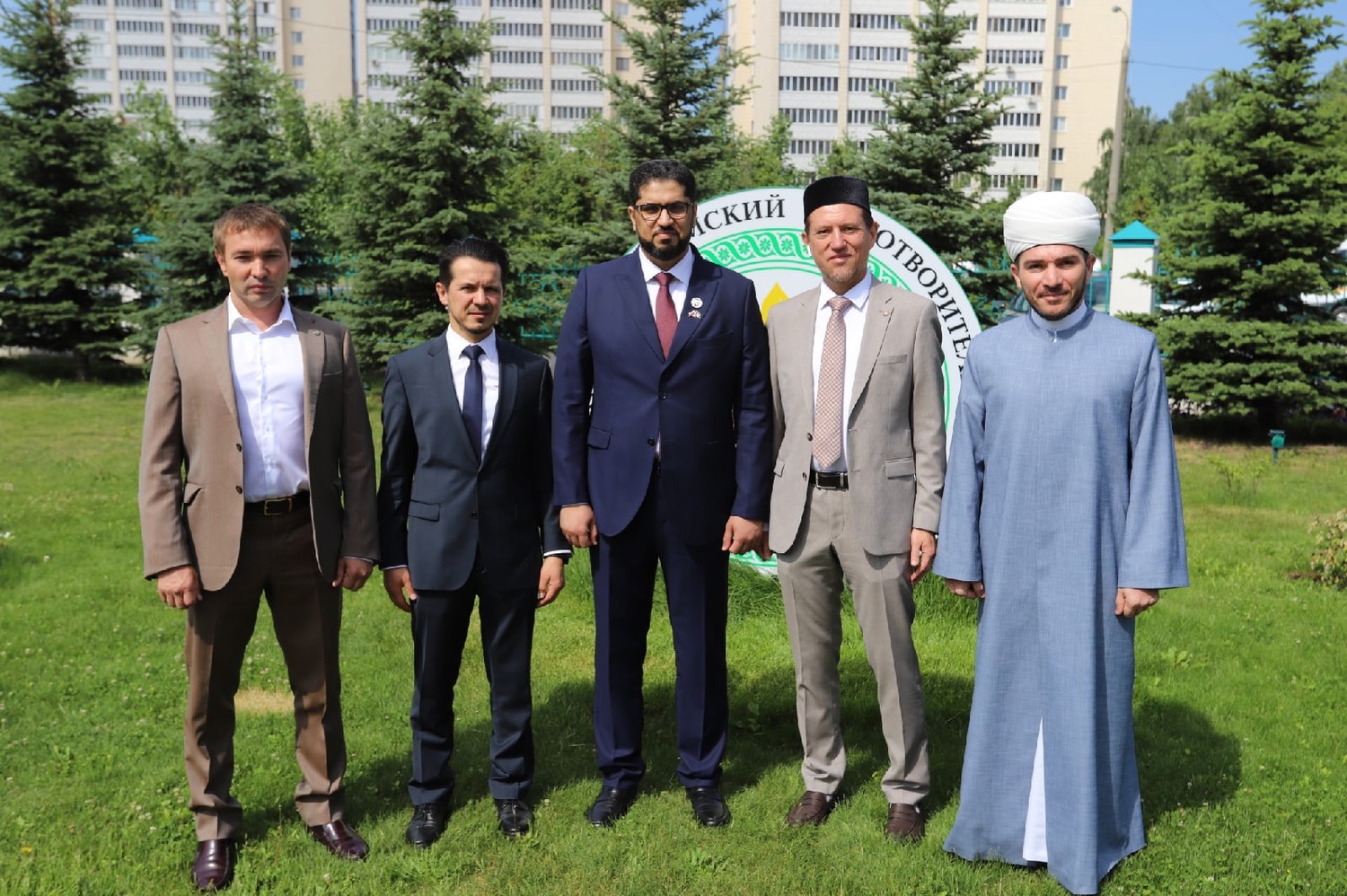 Фонд «Ярдэм» посетил Чрезвычайный и полномочный посол Объединенных Арабских Эмиратов в Российской Федерации