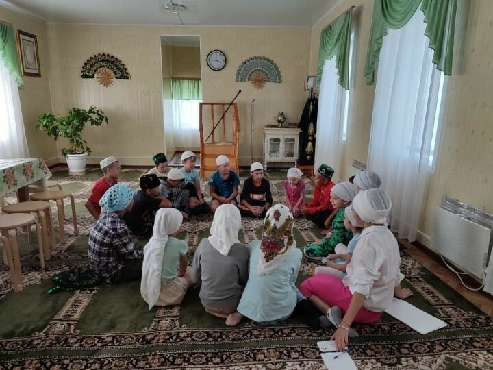 В мечети деревни Бачек Зеленодольска организован однонедельный летний лагерь для детей