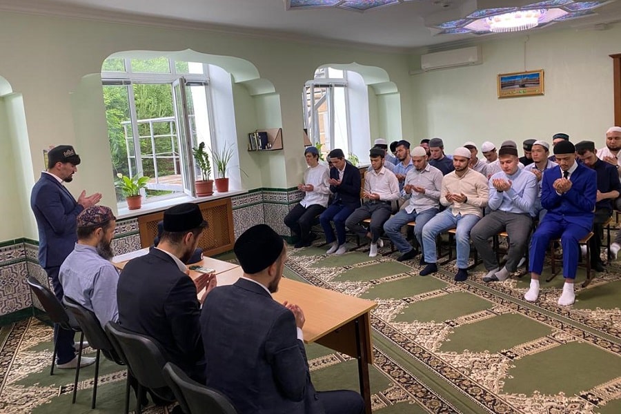 Шакирды Центра подготовки хафизов Куръана КИУ получили иджазы
