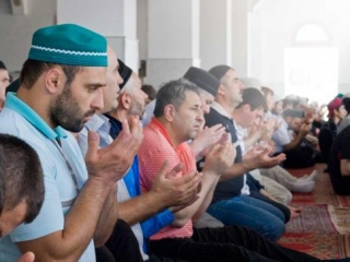 В Казахстане запретили молитвенные комнаты