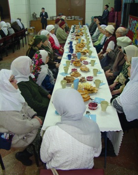 В мечети Сулейман состоялся благотворительный обед для незрячих Казани