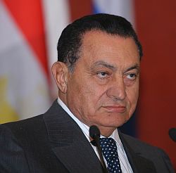 Хосни Мубарак перенес сердечный приступ после беседы с внуком