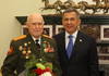 Рустам Минниханов поздравил с 85-летием ветерана ВОВ, Героя Советского Союза Сабира Ахтямова