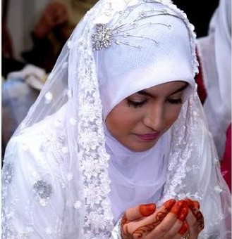 В Афганистане свадебная одежда, противоречащая закону шариата, будет запрещена