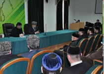 Председатель парламента Чечни принял участие в плановом совещании муфтия республики