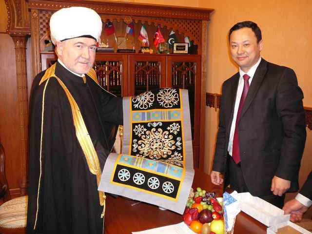 Равиль Гайнутдин встретился с Главой Министерства Иностранных дел Кыргызстана