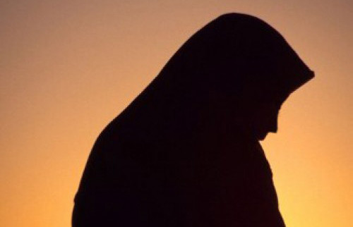 О чем плачет мусульманка?