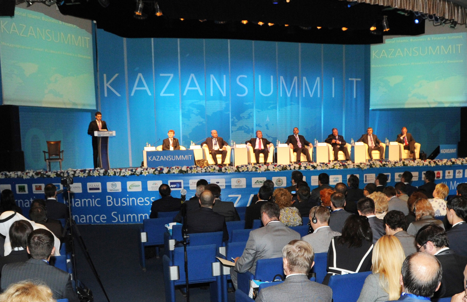 Рустам Минниханов принял участие в открытии "KAZANSUMMIT-2010"